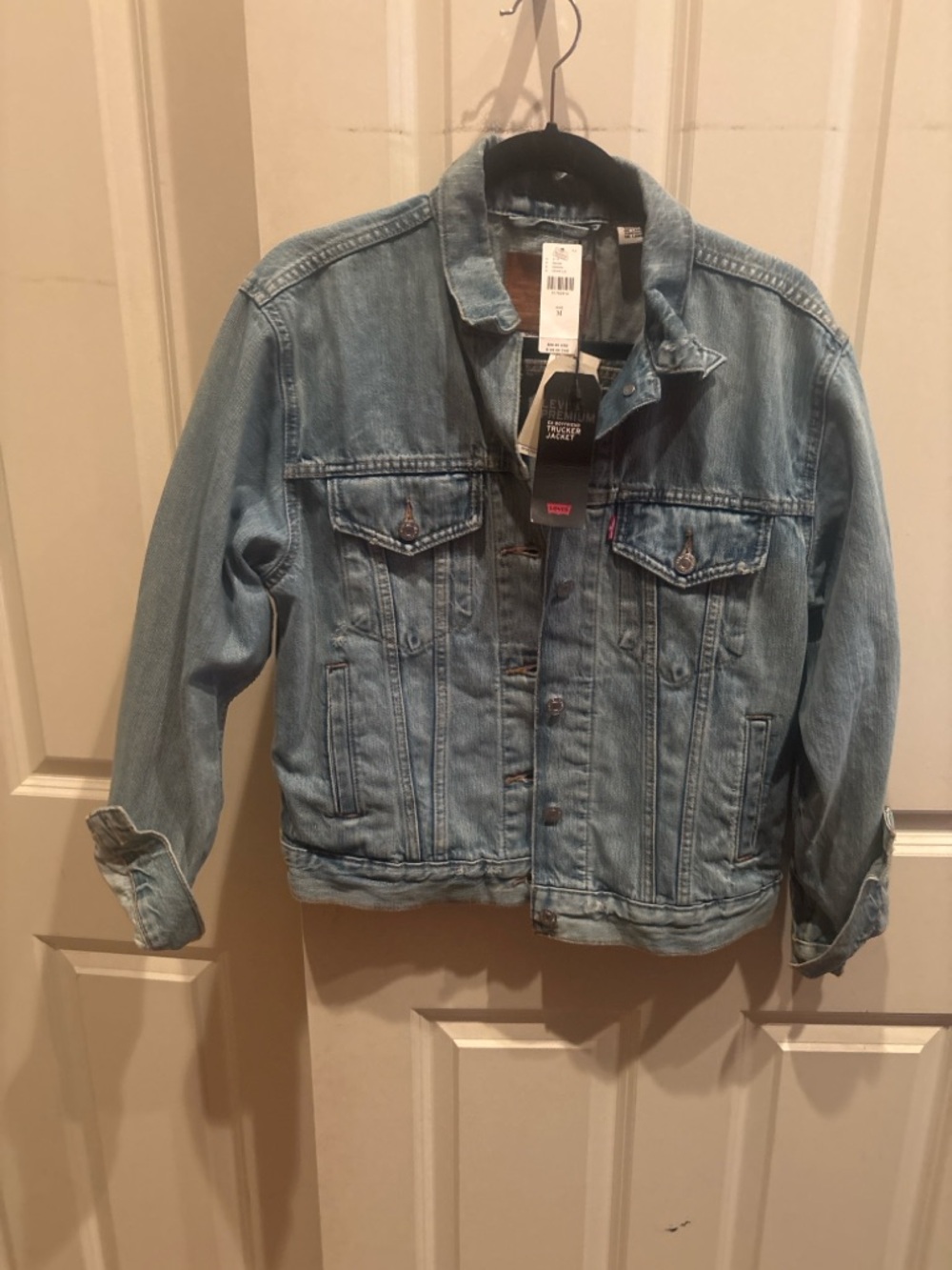Levi’s Premium Ex-Boyfriend Trucker Denim Jacket – Size M NWT
